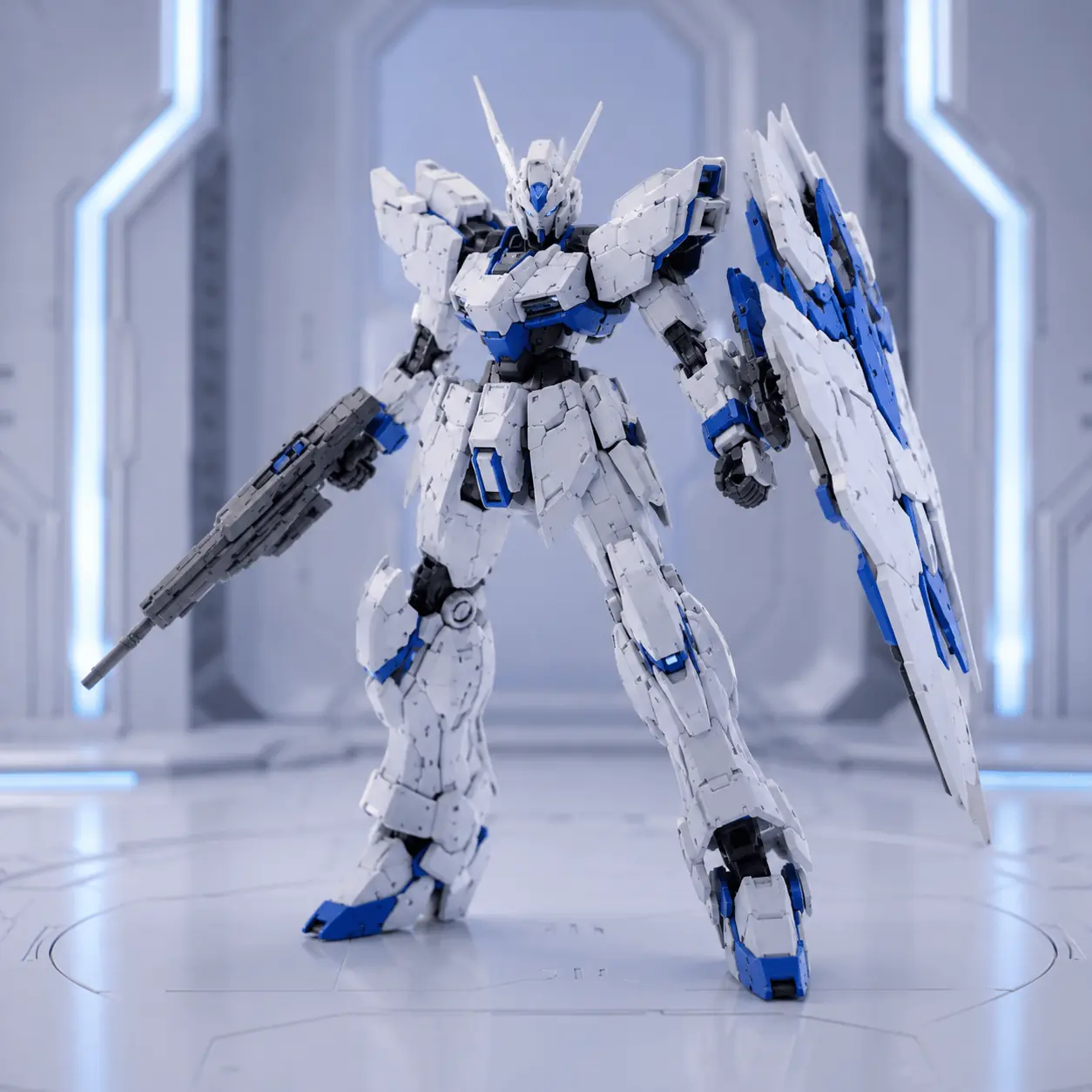 藍白機甲模型